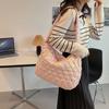 Bolso Casual Lingge para Mujer 2024 Otoño Nuevo Bolso Casual Simple Portátil para Mujer Bolso Tote de Hombro Sobaco
