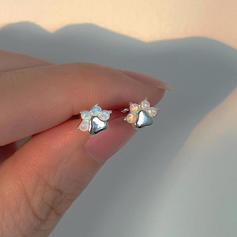 SKU02_白色欧泊石猫爪耳钉一只