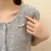 Broche de Perla Irregular con Lazo para Mujer, Diseño Único, Broche Exquisito de Alta Gama, Broche Anti-Exposición