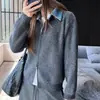 Nuevo suéter de punto patchwork con cuello de mezclilla para mujer, moderno y versátil, con un elegante diseño de solapa, un corte relajado y un efecto adelgazante