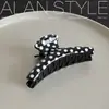 Pinza para el pelo de tiburón de diseño simple con lunares en blanco y negro, estilo retro coreano, de A Lan, para mujer