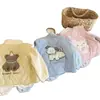 Traje Infantil Otoño e Invierno Nuevo Finales de Otoño Ropa Infantil para Niños y Niñas Dibujos Animados Cálido Traje de Tres Piezas Guardería Práctico