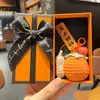 Colgante de peluche tejido a crochet cosas buenas suceden lana tejida a mano Caqui bueno Caqui suceden llavero para bolso accesorios pequeños