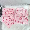 Algodón de Nube Nuevo Conjunto de Pijama de Tres Piezas de Dibujos Animados Dulce y Lindo Camiseta de Manga Corta Shorts Cárdigan Ropa de Casa