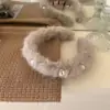 Faixa de Cabelo Luxuosa de Pelúcia com Strass e Pérolas Ondulada com Dentes, Antiderrapante, Faixa Superior Craniana que Aumenta a Altura, Grampo para Organizar e Pressionar o Cabelo
