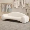 Sofá de Tela Estilo Nórdico Crema Fila Recta Tienda de Ropa Simple Salón de Belleza Área de Descanso Recepción Apartamento Pequeño Sillón Sofá