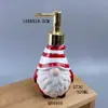 Decoración Creativa de Cerámica para Baño Navideño Decoración de Pan de Jengibre Estilo Europeo Casa de Dulces Navideños Botella de Baño Pintada a Mano Botella Recargable