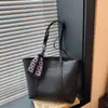 Bolso grande para mujer 2026 nuevo bolso de hombro de moda primavera-verano, bolso tote de nicho de gran capacidad para la escuela y el trabajo