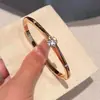 Pulseira de anel com diamantes cintilantes estilo Xiaohongshu, luxo leve transfronteiriço, pulseira de alta qualidade e elegante com design único, joias de nicho