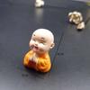 Pequeno Monge Micro Paisagem Ornamento Zen Quatro Nãos Kung Fu Pequeno Monge Painel do Carro Decoração de Mesa de Escritório Lembrancinhas Vaso de Flores Estatueta