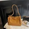 Bolsa Fosca Retro para o Dia a Dia 2025 Outono Nova Bolsa de Ombro Feminina de Grande Capacidade Bolsa Tote para Saída de Estudante Universitário