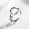 Moda europea y americana anillo de titanio de acero con raya abierta para mujer temperamento simple japonés y coreano viento frío acero inoxidable oro de 18 quilates