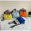 Mochila de Estilo Nuevo 2026 con Parches de Color Contrastante para Mujer, Mochila Ligera Casual para Viaje, Bolsa Escolar de Tela de Nylon Impermeable de Gran Capacidad