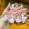 Llavero de Gato Kt de Dibujos Animados Colgante de Arena Líquida con Forma de Corazón de Acrílico Decoración de Llavero de Helado Accesorios Venta al por Mayor Pequeños Regalos