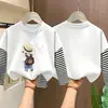 Camiseta de manga larga a rayas para niña, nueva y elegante camiseta básica infantil para primavera y otoño 2026, top de algodón puro para niña pequeña, estilo ins