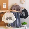Conjunto de Ropa para Bebé Niño Primavera y Otoño Sudadera de Manga Larga a Cuadros con Letras y Pantalones Vaqueros Casuales Conjunto de Dos Piezas Moderno