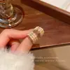 Brincos de pérola com zircônia de alta qualidade para mulheres, luxo leve, temperamento de nicho, brincos C, nova moda 2025, joias de ouvido