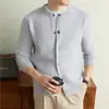 Cardigan de Tricô Yingao Masculino para Primavera e Outono, Jaqueta de Cor Sólida com Gola Redonda e Botões, Novo Suéter Masculino de Manga Longa