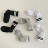 Calcetines de verano para niños, de malla, huecos, medianos, para niños y niñas, con barras paralelas, a rayas, finos y transpirables.