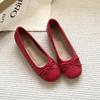 Sapatos baixos de balé suaves, sola macia francesa, prateados, novos sapatos vermelhos estilo chinês, sapatos femininos estilo Chanel, primavera