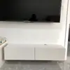 Painel de TV Suspenso, Rack de TV de Parede, Estilo Leve de Luxo para Apartamentos Pequenos, Painel de TV com Porta de Vidro Estilo Creme