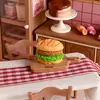 Hamburguesa de Dibujos Animados Transfronteriza Miniatura de Resina Juguetes de Comida Figuras Lindas Decoraciones para Casa de Muñecas Cocina Accesorios DIY de Pegamento de Crema
