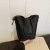 Bolsa de Gran Capacidad para Mujer Diseño de Nicho 2026 Nueva Bolso Cruzado Retro Popular Este Año Bolso Cubo Casual con Personalidad