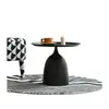 Mesa auxiliar de hierro de lujo ligero con combinación alta-baja para uso doméstico, mesa lateral para sofá de sala de estar, mesa de café pequeña lateral moderna minimalista para dormitorio