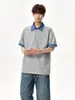 Camiseta de manga curta com gola polo estampada em patchwork estilo faculdade coreano para homens e mulheres, design de verão com uma blusa de gola reversa falsa de duas peças