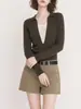 Suéter Tejido de Estilo Vintage Old Money con Solapa, Falso Dos Piezas, Nuevo Otoño 2026 para Mujer, Ajuste Delgado, Versátil, Elegante