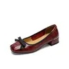 Zapatos de cuero suaves para mujer de primavera y verano con lazo, tacón bajo, tacón grueso, versátiles para ir al trabajo, elegantes y adecuados para combinar con faldas