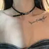 Colar Gargantilha Cruzada de Couro Preto Casual Estilo Punk Design de Nicho Doce e Cool para Mulheres Simples e Moderno