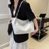 Bolso Retro de Gran Capacidad para Mujer Primavera 2023 Nueva Llegada Bolso Casual para Mujer Moda Simple de un Hombro Bolso Tote Casual Portátil
