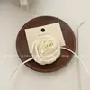 Colar com Pingente de Camélia em Cetim Suave Estilo Francês, Estilo Vintage para Festas, Novo Modelo Doce para Primavera e Verão com Temperamento Único