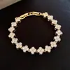 Pulseira com Fecho Flor em Zircônia Banhada a Ouro Real 14K, Pulseira de Luxo Leve de Alta Qualidade, Joia Exquisite de Design de Nicho