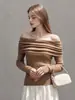 Blusa de Tricô Exquisita Francesa de Manga Longa e Um Ombro para Mulheres Outono Senso de Alto Padrão Temperamento Camada Interna Camada Base Top Curto