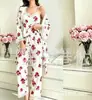 Novo conjunto de loungewear casual feminino transfronteiriço: Camisola com decote em V e acabamento em renda, top de malha canelada escovada e calça comprida com estampa de cerejas