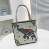 Bolsa de Mão Transfronteiriça Bolsa Feminina Bolsa de Lona Casual de Dupla Face Bordada com Desenhos Animados Bolsa de Mão de Grande Capacidade Estilo Étnico Bolsa Quadrada Pequena