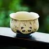 Taza Pequeña de Cerámica Azul y Blanca, Rojo Flintstone, del Fabricante, para Servir a los Invitados, Panda Jugando con Bambú, Taza de Maestro Estilo Chino, Juego de Té de Taza Individual