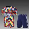 En stock Ropa de Entrenamiento de Fútbol del Real Madrid traje Niños y Niñas Niños Escolares Juegos Infantiles Hombres Retro Deportes Ropa de Fútbol
