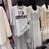 Moda Coreana Ins Tendência Camiseta de Manga Curta Feminina Verão Novo Algodão Puro Doce Nicho Costura Renda Camisa Top com Letra