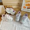 Tênis dad shoes da moda para meninas 2026 primavera e outono novo modelo infantil doce sola grossa design de nicho tênis versátil estiloso