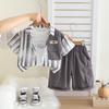 Traje de Camisa de Verano para Niños 2025 Ropa Nueva de Verano para Bebé Camisa de Manga Corta a Rayas Verticales Atractiva Conjunto de Tres Piezas para Entrega a la Moda