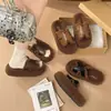 Nueva Colección Otoño/Invierno 2026: Pantuflas Versátiles y Elegantes para Mujer de Piel Sintética con un Toque Chic y de Alta Gama, Perfectas para Usar al Aire Libre y Mantenerse Caliente
