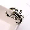 Broche de pintura al óleo de escorpión creativo de nueva moda de Europa y Estados Unidos, accesorios de cofre de insectos con personalidad, venta directa de fábrica al por mayor