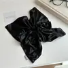 Elástico de Cabelo de Couro Prata Estilo Coreano para Mulheres, Elástico de Cabelo Novo de Alta Qualidade, Moderno e Elegante para Rabos de Cavalo e Rabos de Cavalo Altos, Acessório de Cabelo
