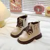 Dr. Infantil. Botines cortos estilo Martens, tendencia británica para niñas, nuevo otoño 2026, botas cálidas de algodón para niños mayores, con botines de cuero forrados de felpa