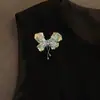 Broche de Flor de Diamantes Completo de Lujo de Gama Alta con un Diseño Elegante para Gabardinas, Trajes y Suéteres, Pin Antiexposición, Accesorio Decorativo Floral
