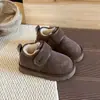 Botas de Nieve Gruesas para Niños 2025 Nuevo Estilo de Invierno Zapatos de Pan para Niños y Niñas Zapatos de Algodón Gruesos con Velcro para Bebé