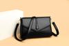 Bolsa Quadrada Pequena 2025 Nova Moda Bolsa de Ombro Estilo Simples Normcore Luxo Acessível Bolsa Transversal Universal Feminina Bolsa Feminina